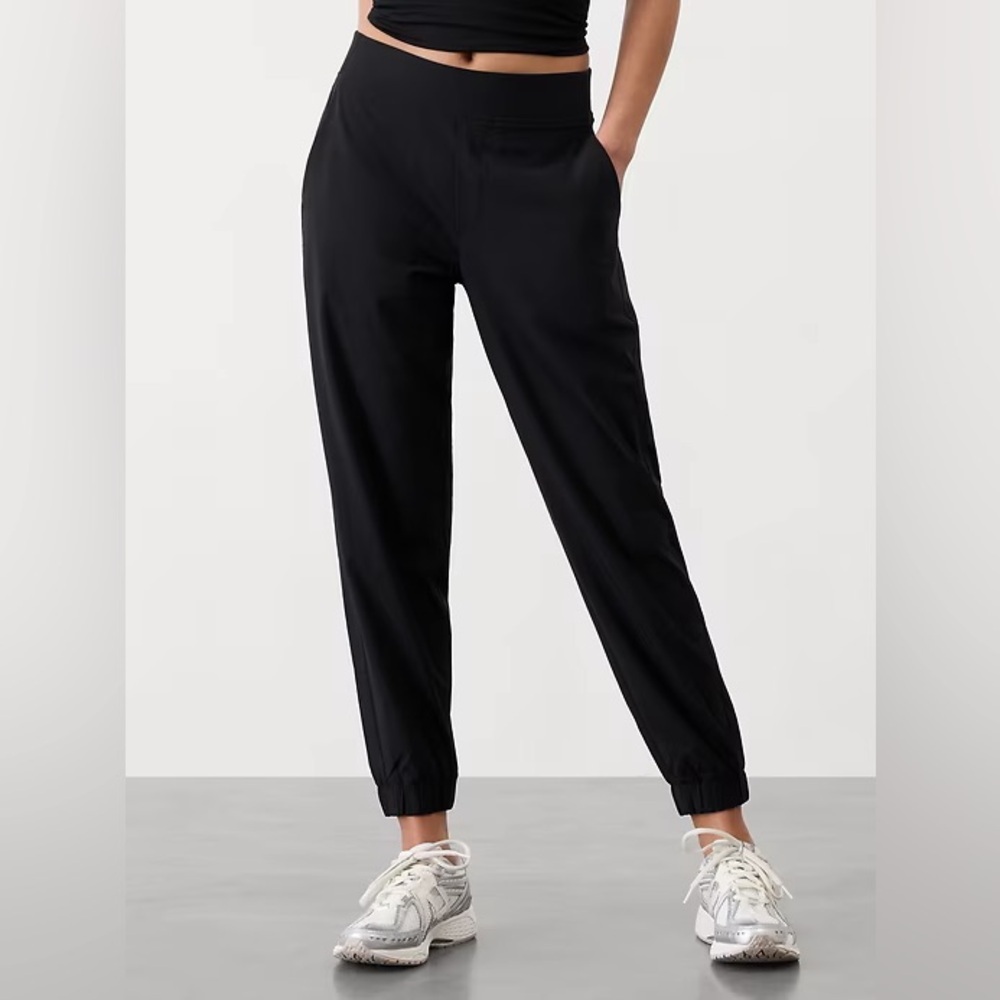 Athleta Brooklyn Mid Rise Black Jogger, Lightweight Athletic Pants, Size 10
